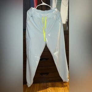 Figs Women’s Open Skies Scrub Jogger 🤍